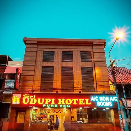 Sri Udupi Hotel Thiruvananthapuram Exterior foto