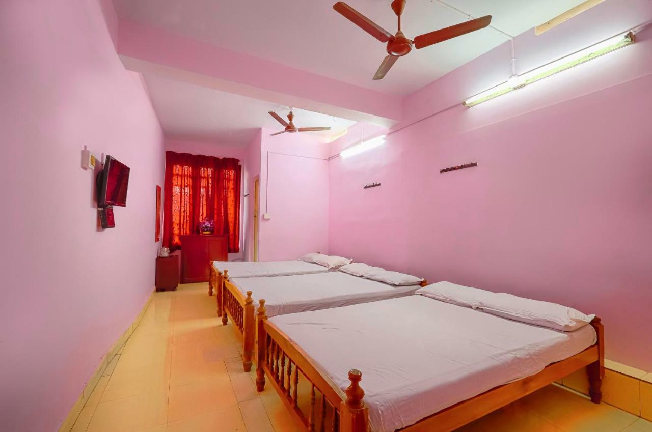 Sri Udupi Hotel Thiruvananthapuram Exterior foto