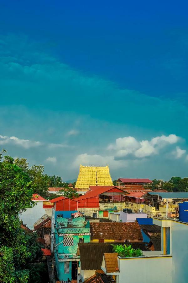 Sri Udupi Hotel Thiruvananthapuram Exterior foto